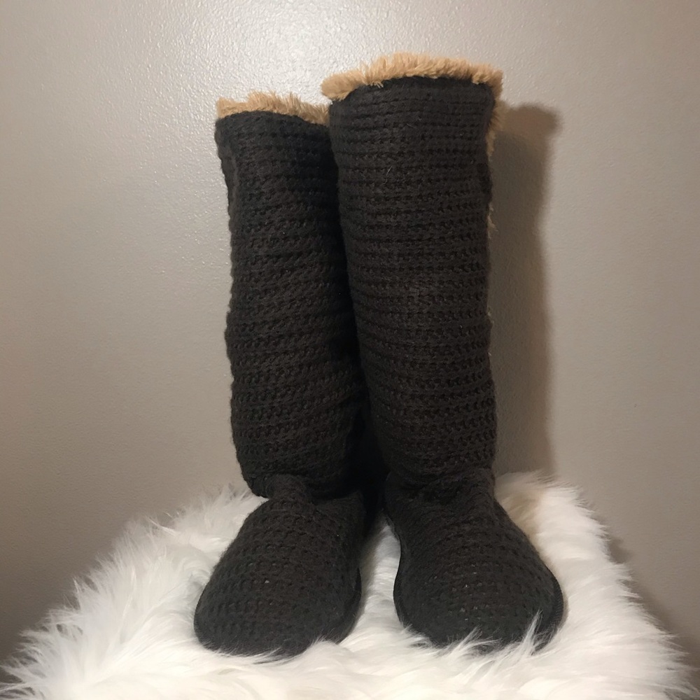 MukLuks  Brown Knit Boot Sz 10